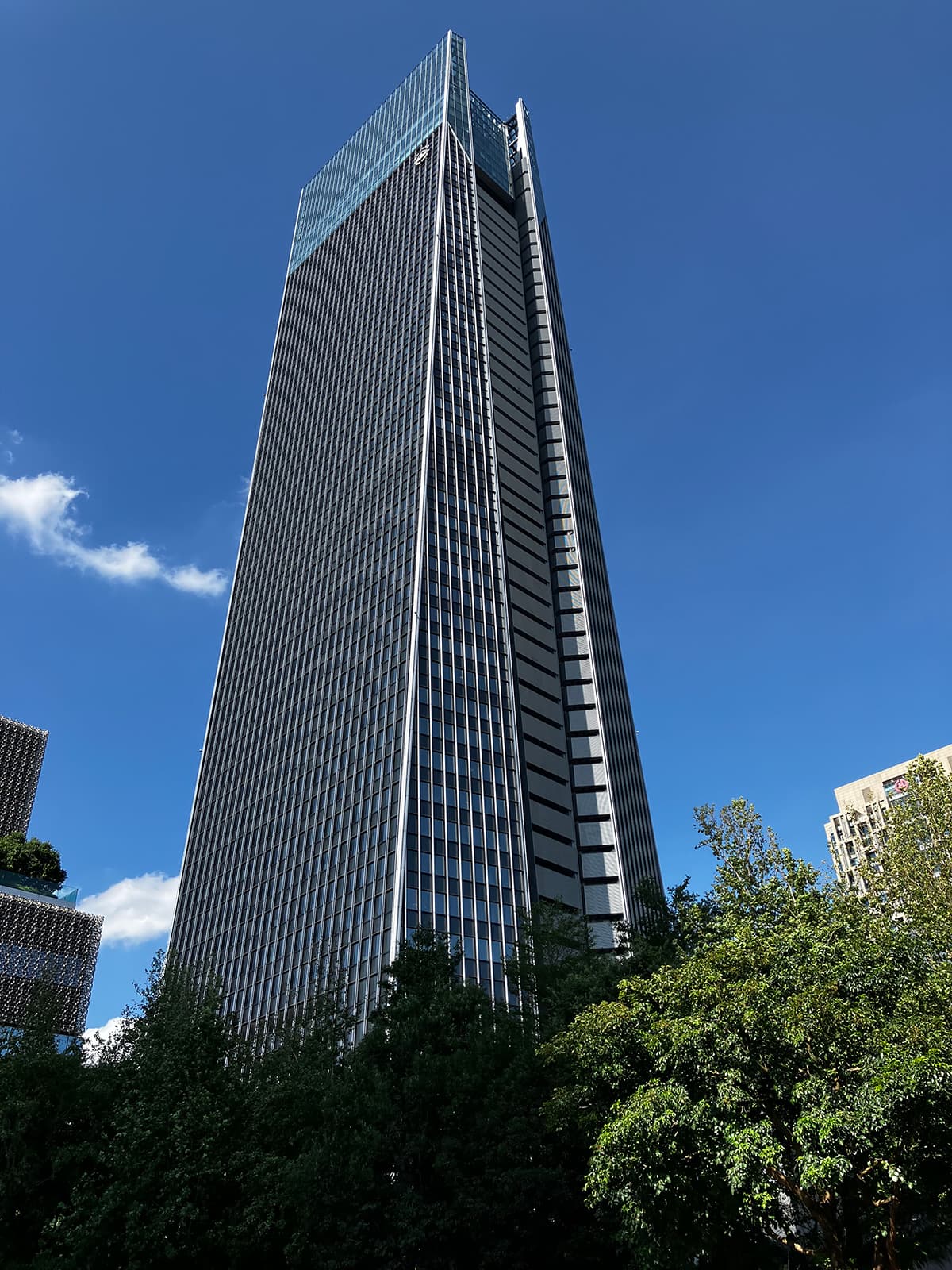 無人機大樓外牆磁磚巡檢服務 - 專業外牆磁磚檢測